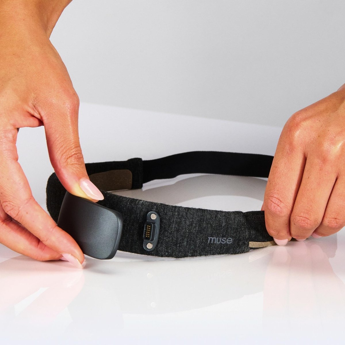 Smart sobriety gift combining brainwave and sleep tracking