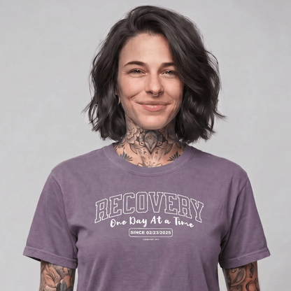 Sober T Shirt | Women's Recovery Looks Good On Me Garment-Dyed